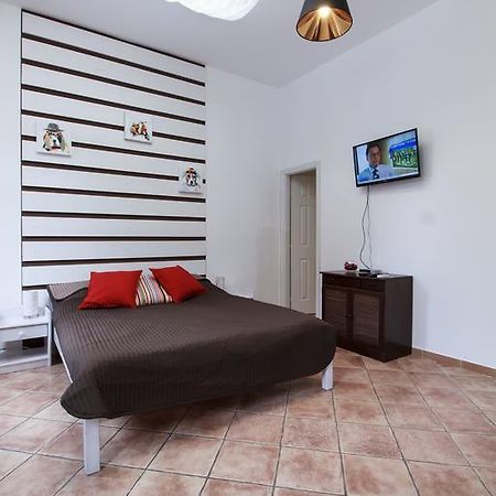 Ecoappartment Мошонмадьяровар Экстерьер фото